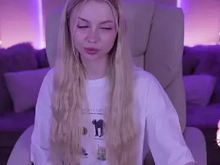 EviStar's Live Sex Cam Show
