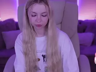 EviStar's Live Sex Cam Show
