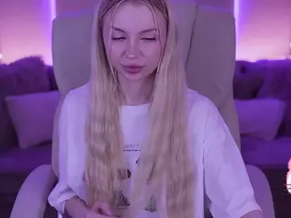 EviStar's Live Sex Cam Show