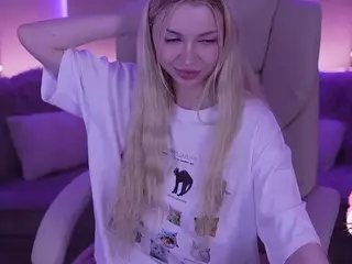 EviStar's Live Sex Cam Show