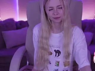 EviStar's Live Sex Cam Show