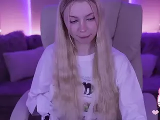 EviStar's Live Sex Cam Show
