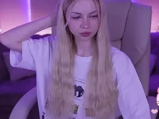 EviStar's Live Sex Cam Show