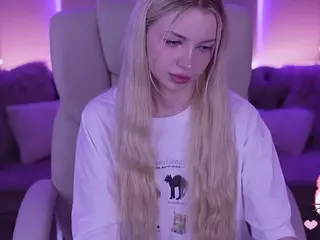 EviStar's Live Sex Cam Show