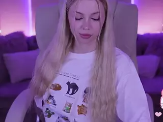 EviStar's Live Sex Cam Show