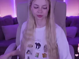 EviStar's Live Sex Cam Show
