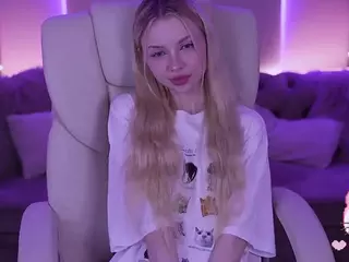 EviStar's Live Sex Cam Show