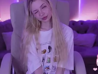 EviStar's Live Sex Cam Show