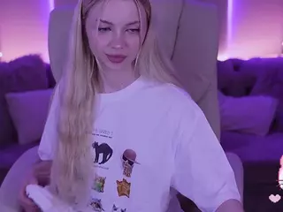 EviStar's Live Sex Cam Show