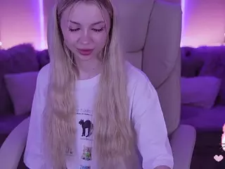 EviStar's Live Sex Cam Show