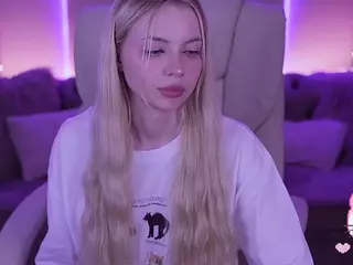 EviStar's Live Sex Cam Show