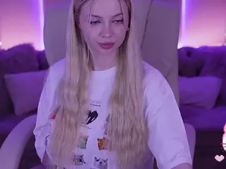 EviStar's Live Sex Cam Show