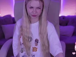 EviStar's Live Sex Cam Show