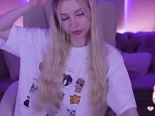 EviStar's Live Sex Cam Show