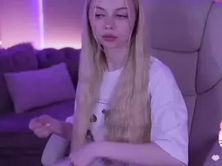 EviStar's Live Sex Cam Show
