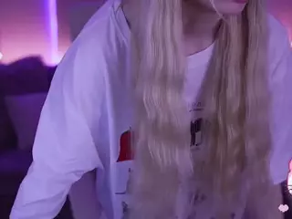 EviStar's Live Sex Cam Show