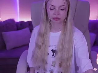 EviStar's Live Sex Cam Show