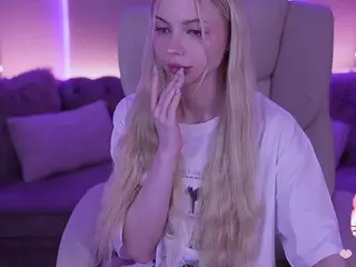 EviStar's Live Sex Cam Show
