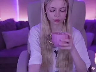 EviStar's Live Sex Cam Show