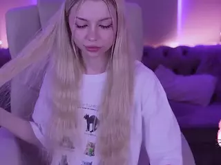 EviStar's Live Sex Cam Show