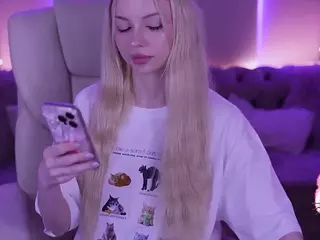EviStar's Live Sex Cam Show