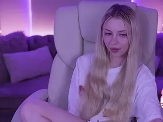 EviStar's Live Sex Cam Show
