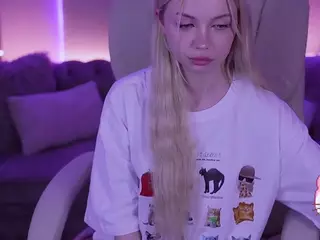 EviStar's Live Sex Cam Show