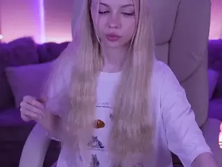 EviStar's Live Sex Cam Show