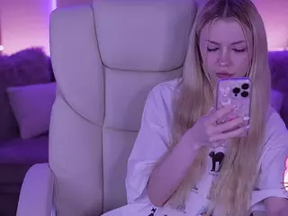 EviStar's Live Sex Cam Show