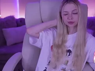 EviStar's Live Sex Cam Show