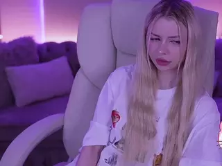 EviStar's Live Sex Cam Show