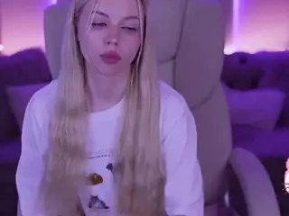 EviStar's Live Sex Cam Show