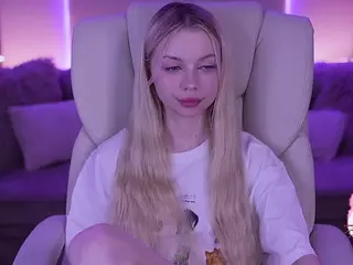 EviStar's Live Sex Cam Show