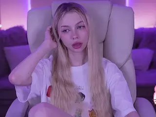 EviStar's Live Sex Cam Show