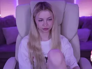 EviStar's Live Sex Cam Show