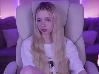 EviStar's Live Sex Cam Show