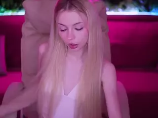 EviStar's Live Sex Cam Show