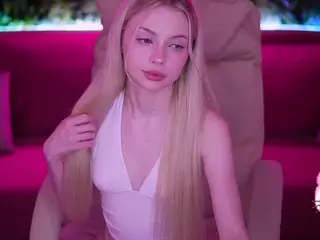 EviStar's Live Sex Cam Show