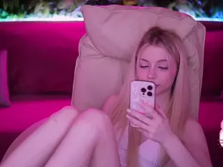 EviStar's Live Sex Cam Show