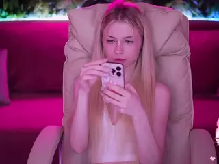 EviStar's Live Sex Cam Show