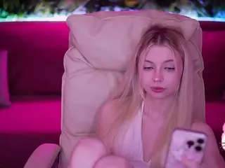 EviStar's Live Sex Cam Show