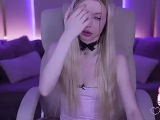 EviStar's Live Sex Cam Show