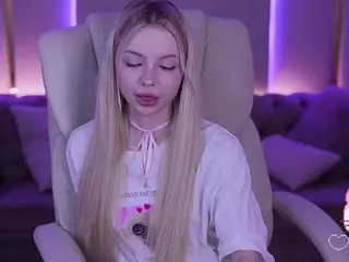 EviStar's Live Sex Cam Show