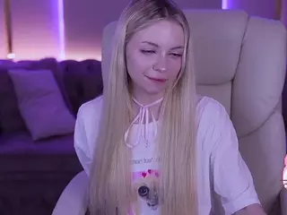 EviStar's Live Sex Cam Show