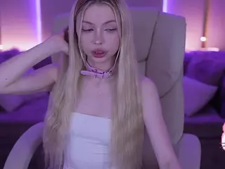 EviStar's Live Sex Cam Show