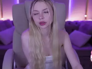 EviStar's Live Sex Cam Show