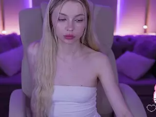 EviStar's Live Sex Cam Show