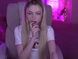 EviStar's Live Sex Cam Show