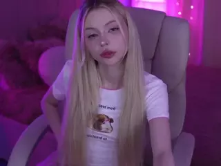 EviStar's Live Sex Cam Show