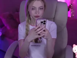 EviStar's Live Sex Cam Show